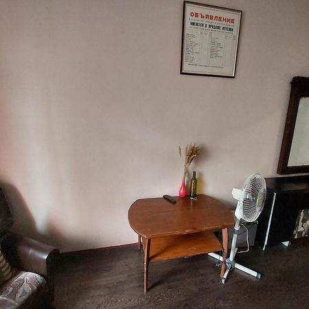 Alaska Fox Kyiv Room photo