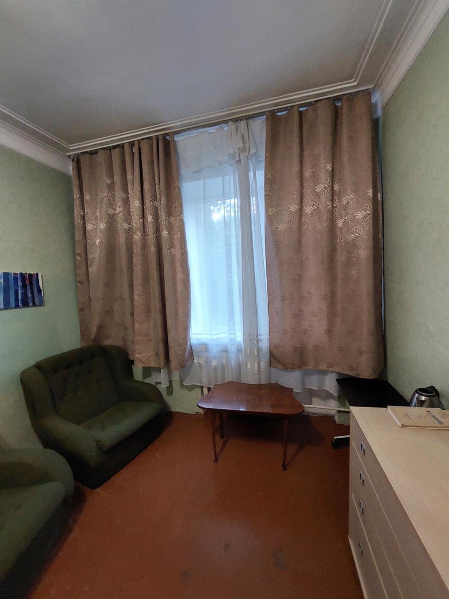 Alaska Fox Kyiv Room photo