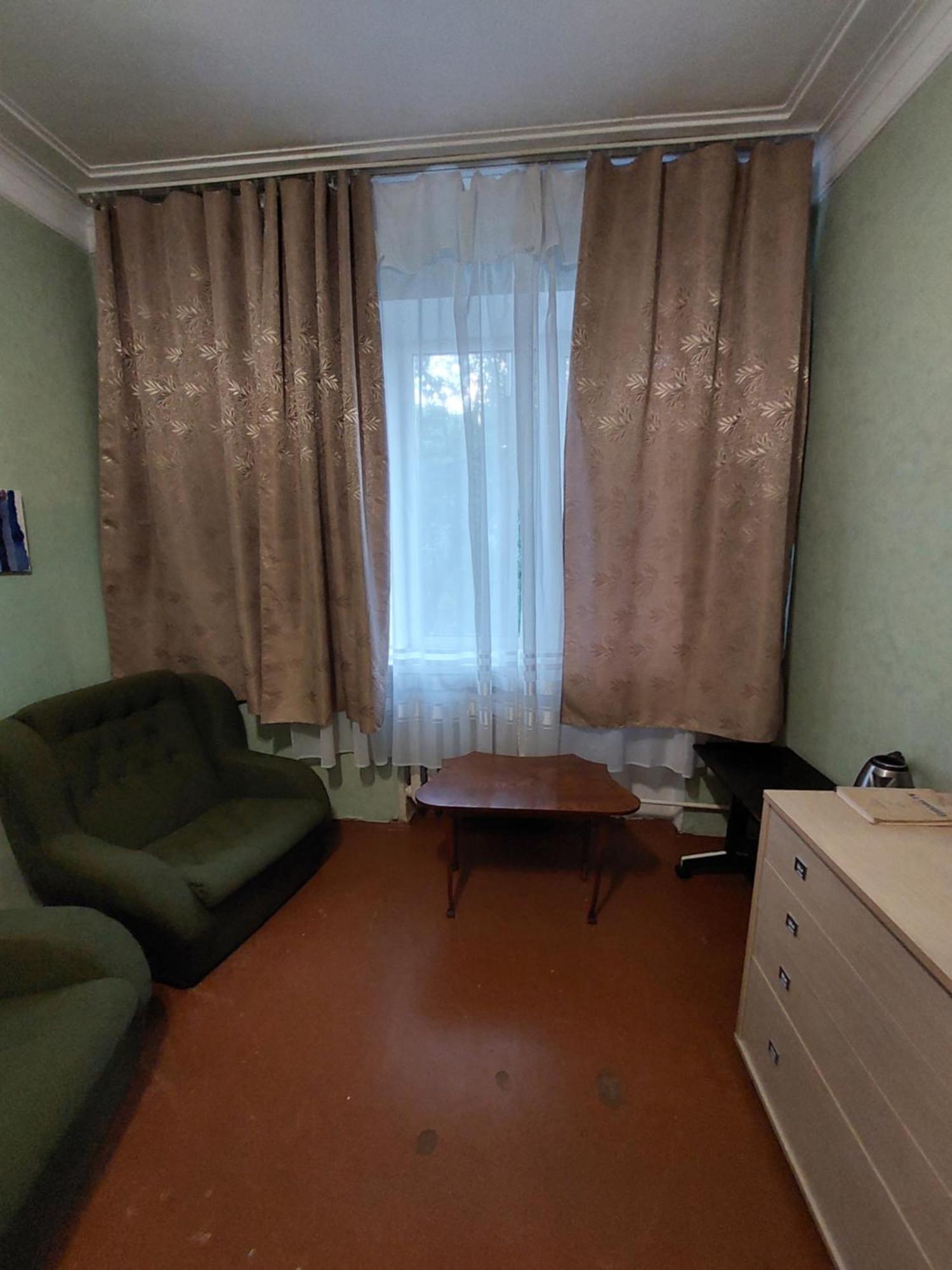 Alaska Fox Kyiv Room photo